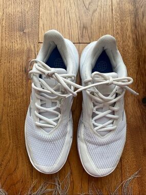 Adidas court jam control runners. Size 7 1/2 white mesh.